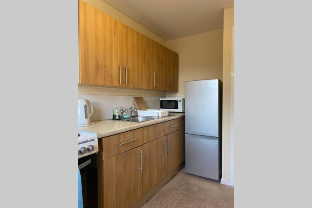 Conveniently Situated 1Bed Apt In Stretford Apartment Манчестър Екстериор снимка