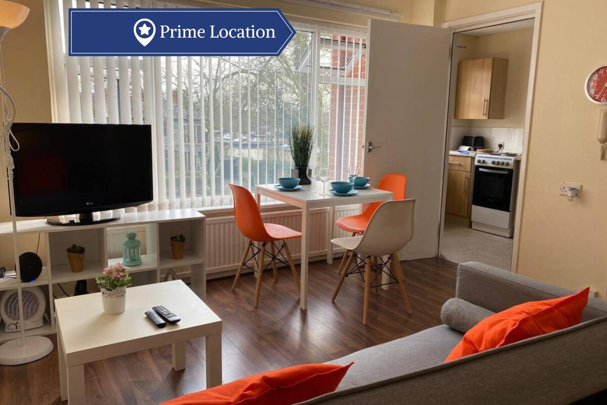 Conveniently Situated 1Bed Apt In Stretford Apartment Манчестър Екстериор снимка